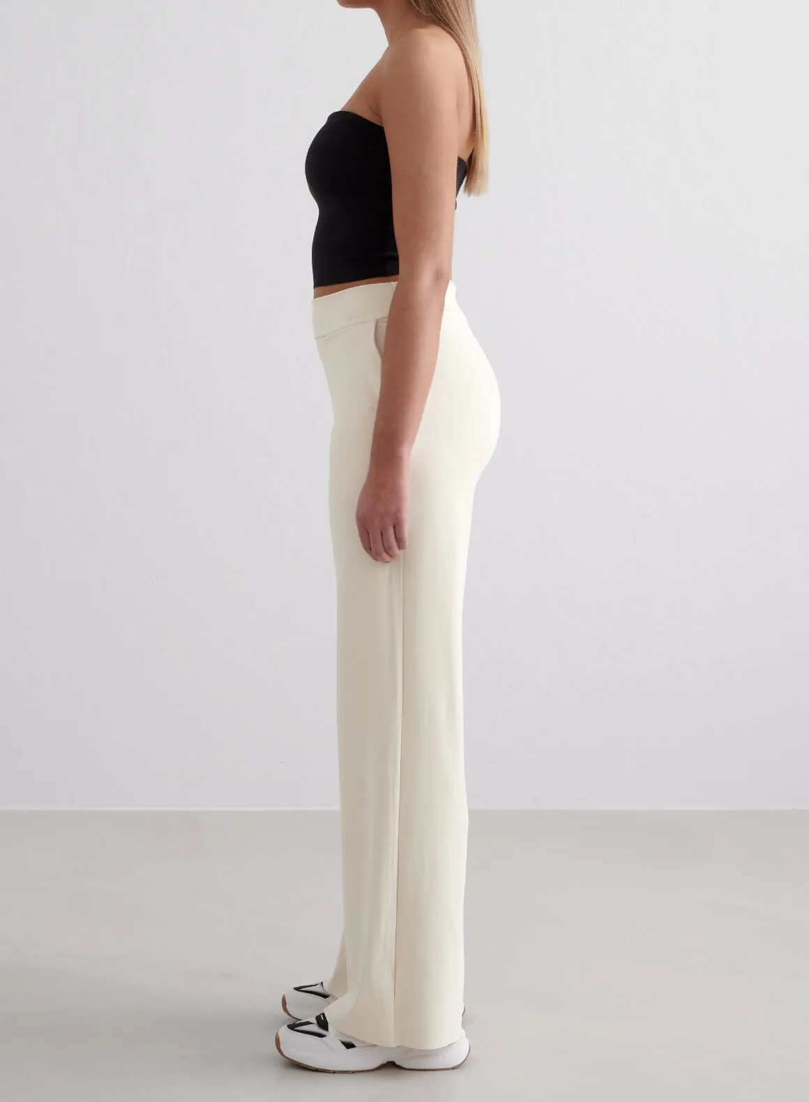 Almond White Sense Wide Pants