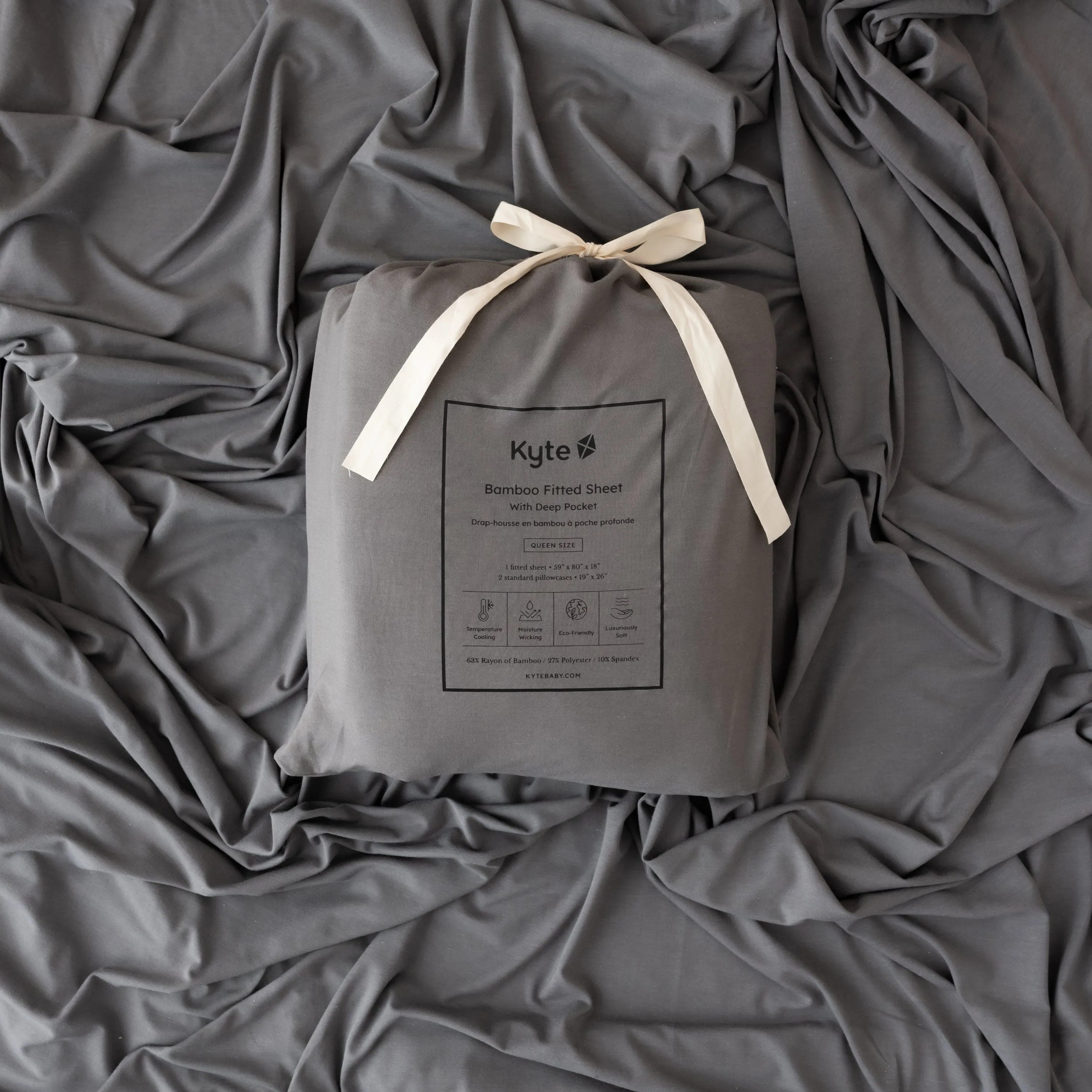 Fitted Sheet with Pillowcases in Charcoal